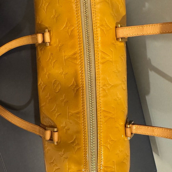 Louis Vuitton Monogram Vernis Bedford Bag - Picture 4 of 11